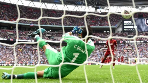 Claudio Bravo se lució en triunfo del Manchester City