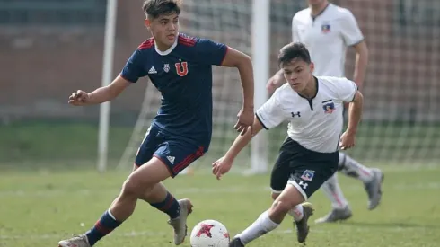 Danilo Díaz peleando un balón en la final de la Copa VAR sub 17