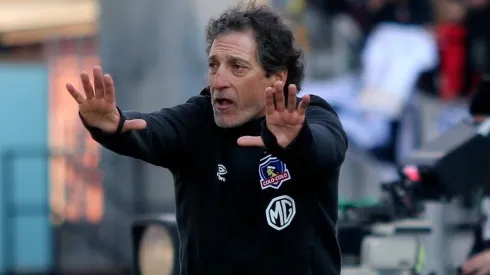 Mario Salas se vio molesto durante la derrota