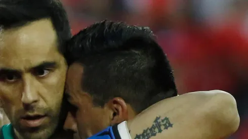 Esteban Paredes quiere el regreso de Claudio Bravo