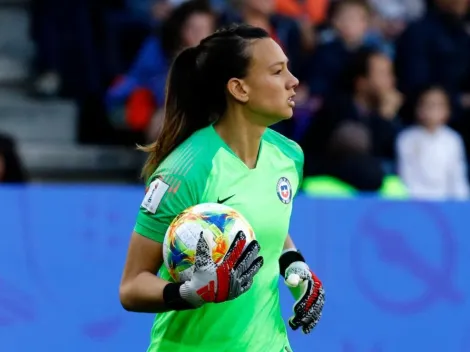 Tiane Endler avisó que por ahora es inviable volver al fútbol chileno