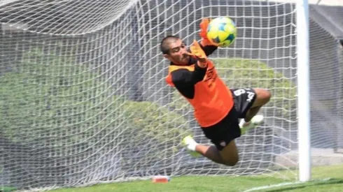 Nicolás Maturana de arquero