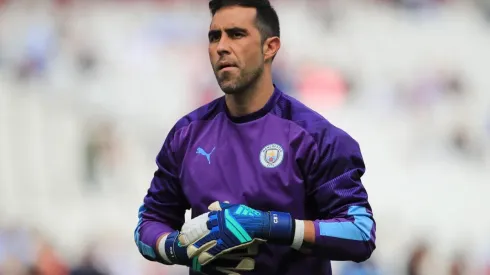 Claudio Bravo fue suplente en derrota el Manchester City
