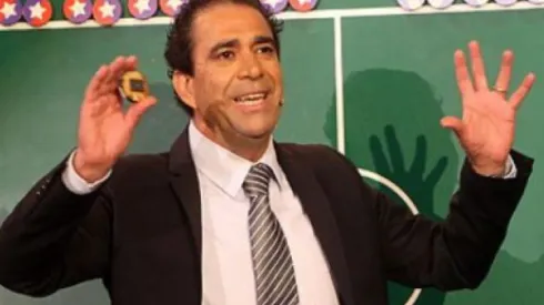 Eduardo Bonvallet y su pizarra