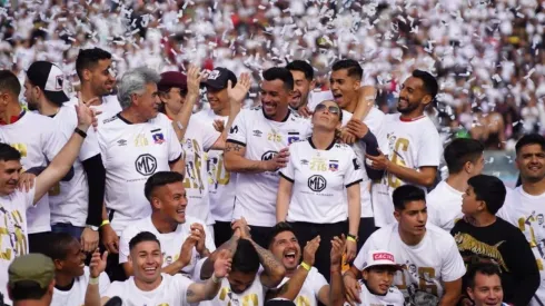 Esteban Paredes celebró emocionado en la cancha del Monumental