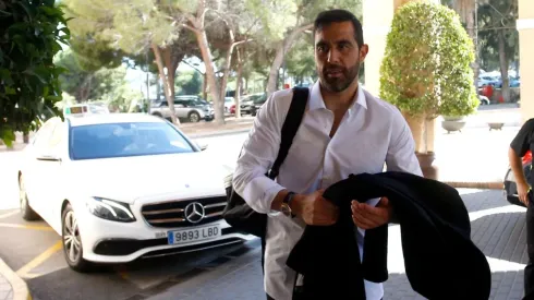 Claudio Bravo llegó al hotel de concentración