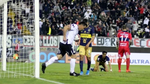 Paredes le dio el triunfo al Cacique en la ida