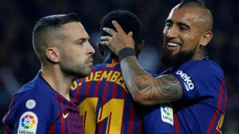 Dembelé junto a Vidal