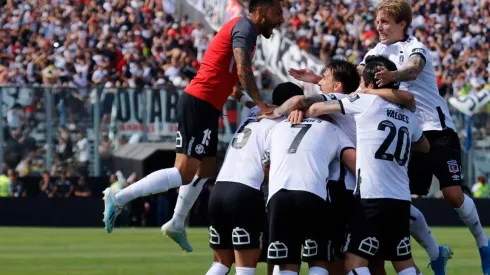 El Cacique celebra en el Monumental.