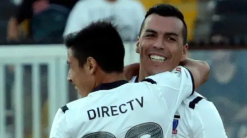 Esteban Paredes le hace un lindo regalo a Claudio Baeza