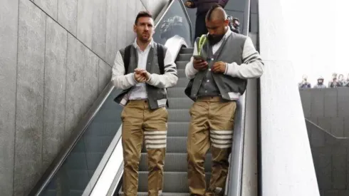 Arturo Vidal llega muy elegante a Madrid