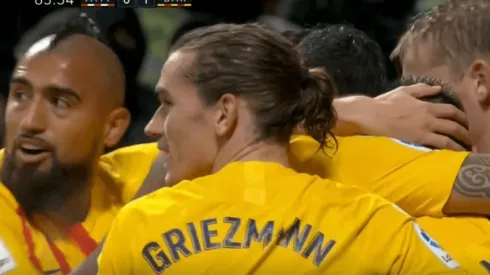 Arturo Vidal participa del triunfo del Barcelona