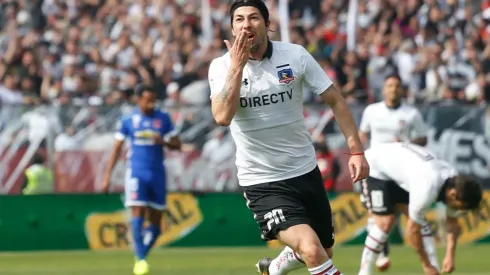 Jaime Valdés anotándole a la U