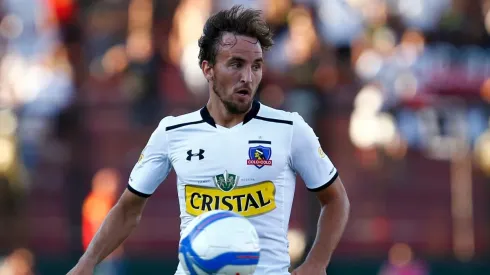 Fuenzalida con la camiseta de Colo Colo