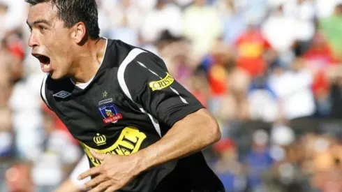 Paredes celebrando su gol