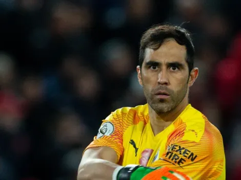 Bravo fue titular en goleada del City por Champions League