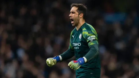 Claudio Bravo titular en Manchester City vs Everton
