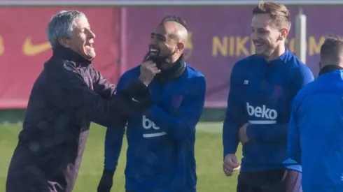 Vidal y Setién distendidos en la práctica