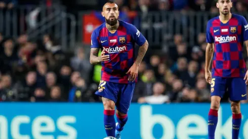 Arturo Vidal será titular en el Barcelona ante el Granada