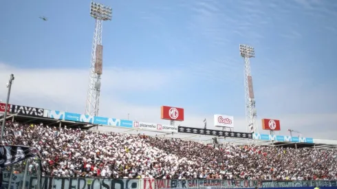 Hinchas de Colo Colo en el Monumental