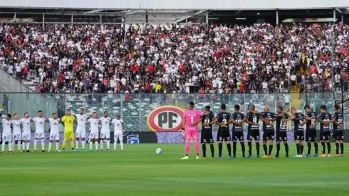 Las 30 mil almas en el Monumental respetaron el minuto de silencio.