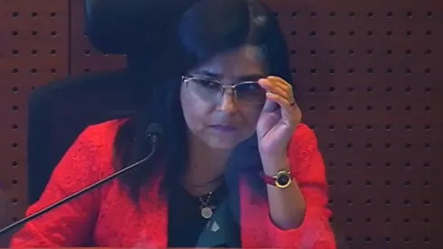 Jueza, Andrea Acevedo le falta el respeto a Colo Colo