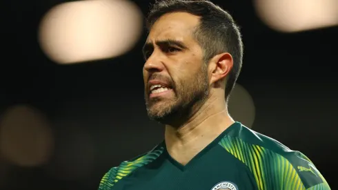 El formado en Colo Colo llegó al City desde el Barcelona a cambio de 18 millones de euros .