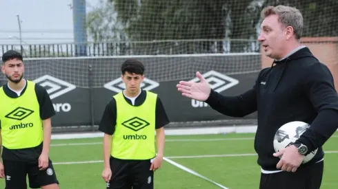 Marcelo Barticciotto durante las pruebas de selección de "Our Game puts in their boots" en el Monumental.