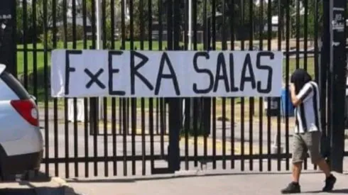 Fuera Mario Salas en el estadio Monumental