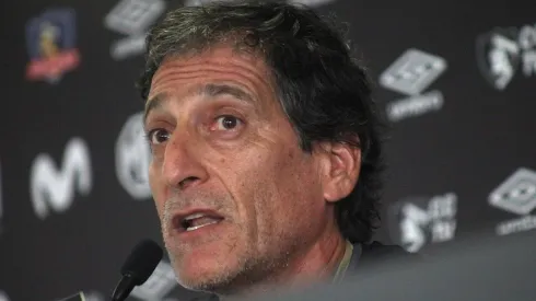 Mario Salas jugará un duelo clave ante Curicó Unido este lunes.