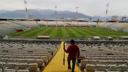 Podría ser larga la espera para volver a ver a Colo Colo con público en el Monumental.