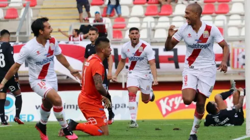 Colo Colo volvió a decepcionar, esta vez ante Curicó Unido