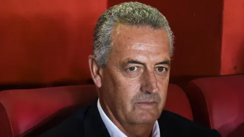 Gustavo Alfaro asoma como posible DT de Colo Colo