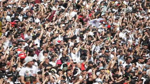 Hinchas albos fueron agredidos en Bolivia