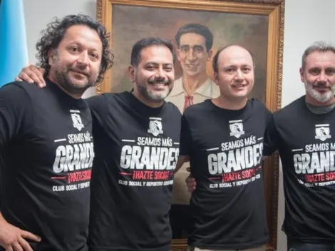 Pedro Ruminot recibe de Daniel Alcaíno el cetro de Embajador Colocolino