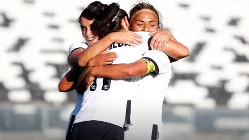 Las albas lograron de forma demoledora sus primeros tres puntos del torneo.