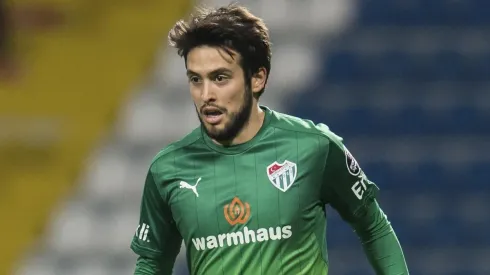 Jorquera defendiendo al Bursaspor en su anterior paso por Turquía