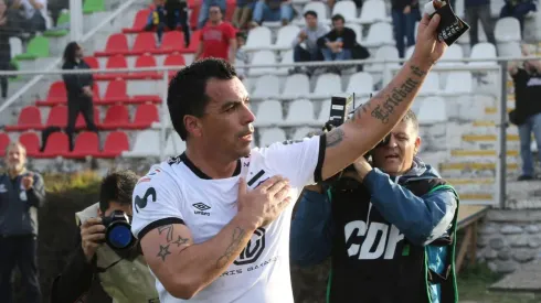 Esteban Paredes se refiere al tema sueldos en Colo Colo