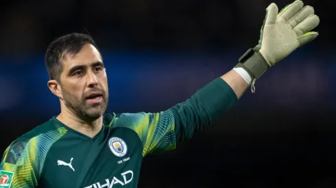 En Blanco y Negro no piensan en repatriar a Claudio Bravo