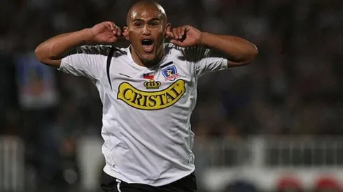 Chupete Suazo, un delantero de clase internacional.