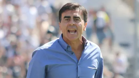 Gustavo Quinteros en el Estadio Monumental.