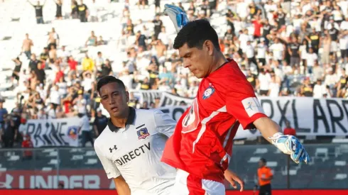 Carlos Lampe enfrentado a Colo Colo durante el año 2017.