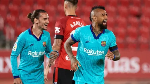 Vidal celebra su gol junto a Griezmann