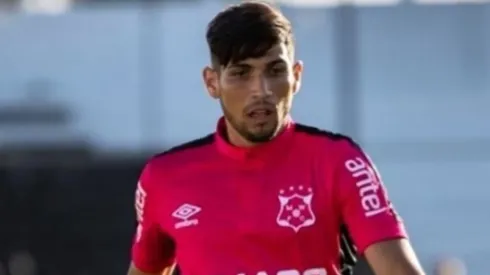 El chileno hace patria en la liga uruguaya.