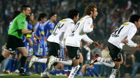 Los jugadores albos festejaron el título 24 del Cacique ante su eterno rival