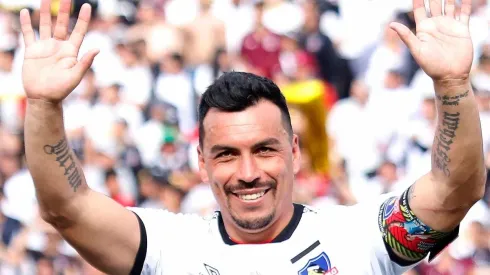 Esteban Paredes Colo Colo
