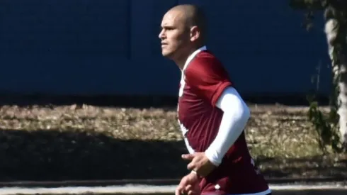 Humberto Suazo tiene muy conforme a su DT