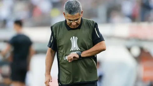 Gualberto Jara evitó hablar de supuestas diferencias en el plantel