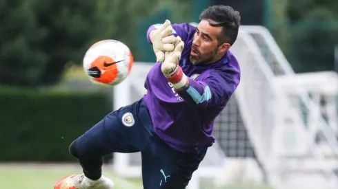 Claudio Bravo no ha definido su futuro