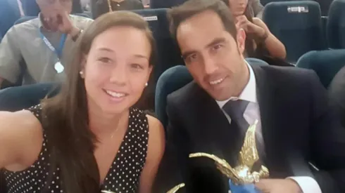 Ambos porteros de la roja dejaron optimistas mensajes.